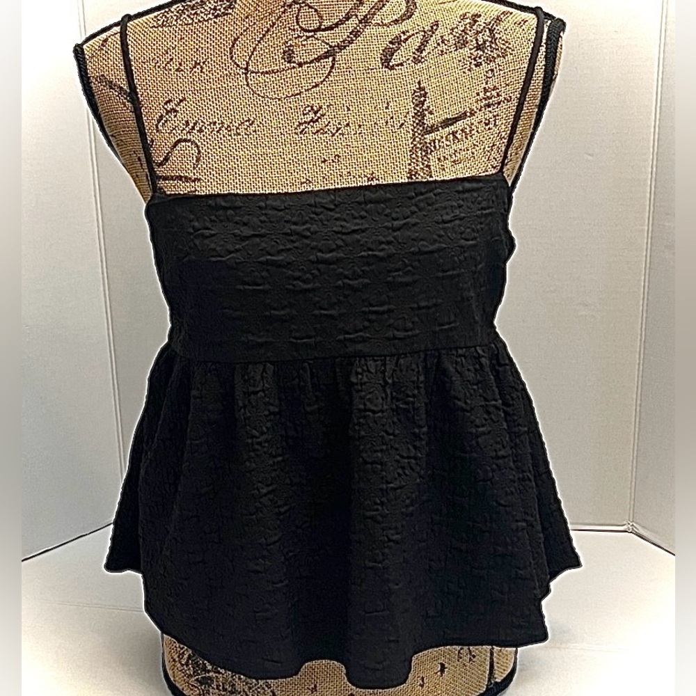 ASTR THE LABEL BLACK TEXTURED SPAGHETTI STRAP OPEN BACK TANK SIZE LARGE